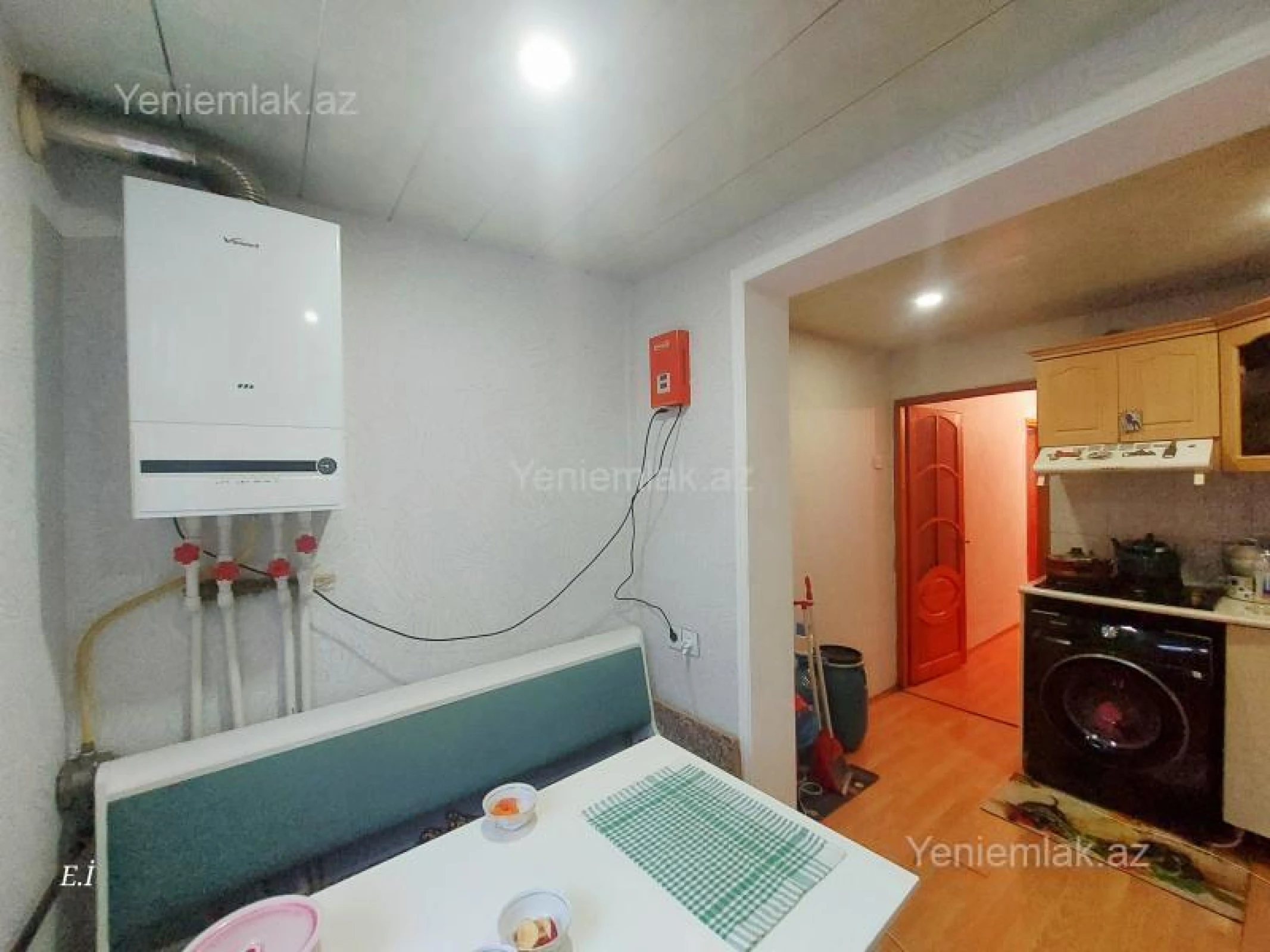 Satılır 3 otaqlı köhnə tikili 75 m²