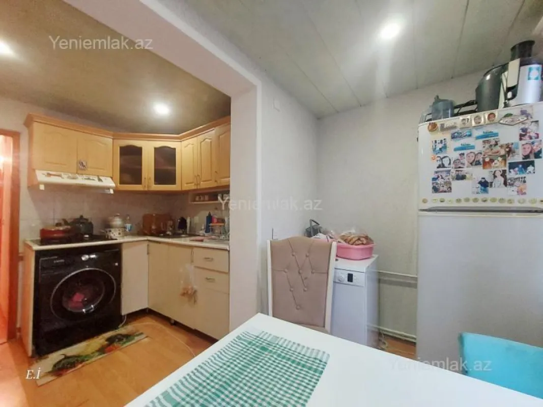 Satılır 3 otaqlı köhnə tikili 75 m²