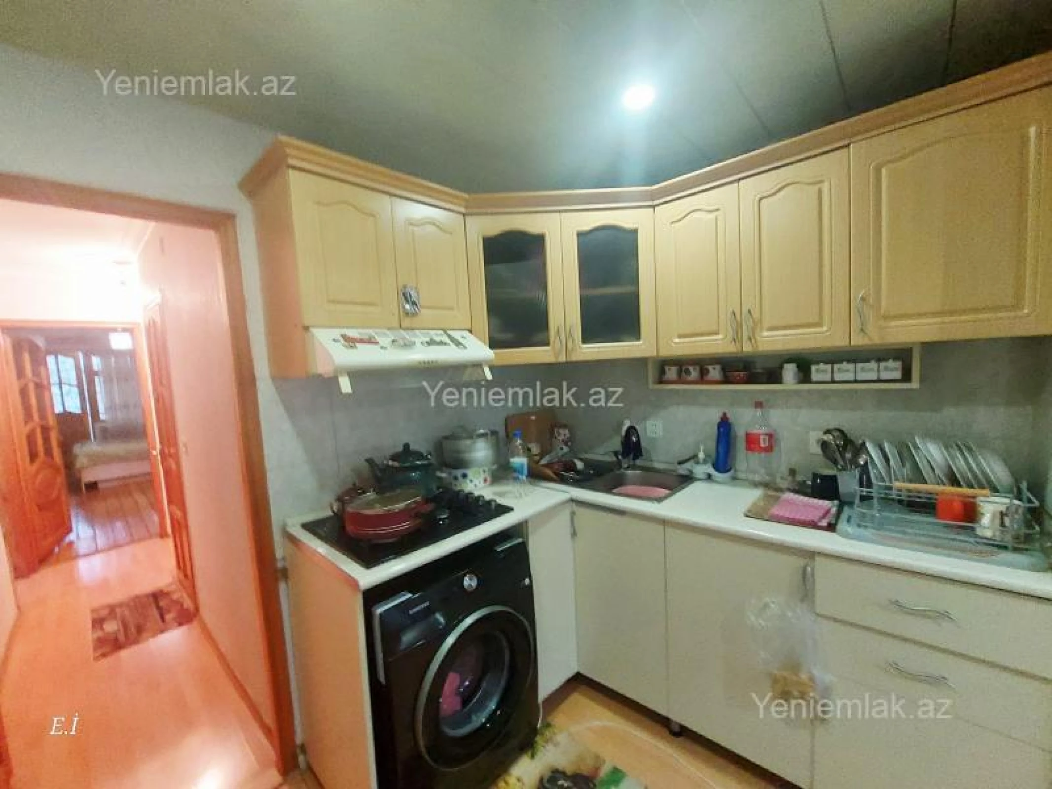 Satılır 3 otaqlı köhnə tikili 75 m²