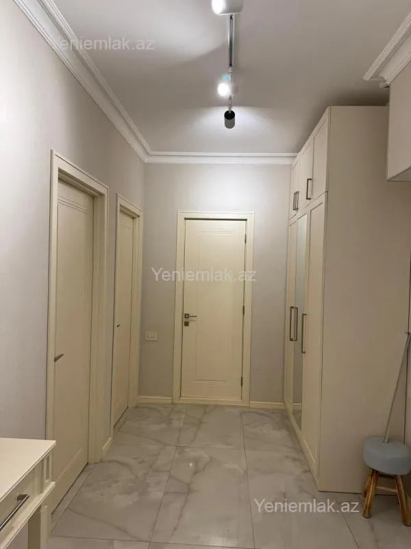 Satılır 2 otaqlı yeni tikili 100 m²