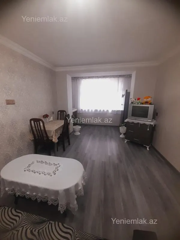 Satılır 2 otaqlı köhnə tikili 36 m²