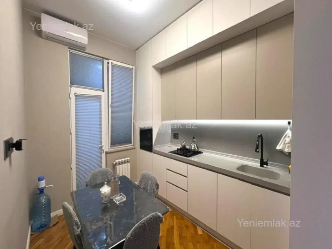 Satılır 4 otaqlı yeni tikili 120 m²
