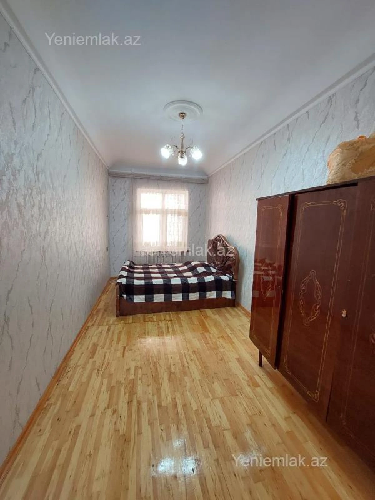 Satılır 3 otaqlı köhnə tikili 70 m²