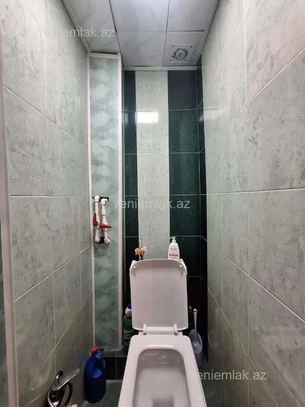 Satılır 4 otaqlı köhnə tikili 82 m²