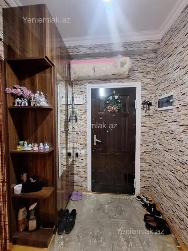 Satılır 4 otaqlı köhnə tikili 82 m²