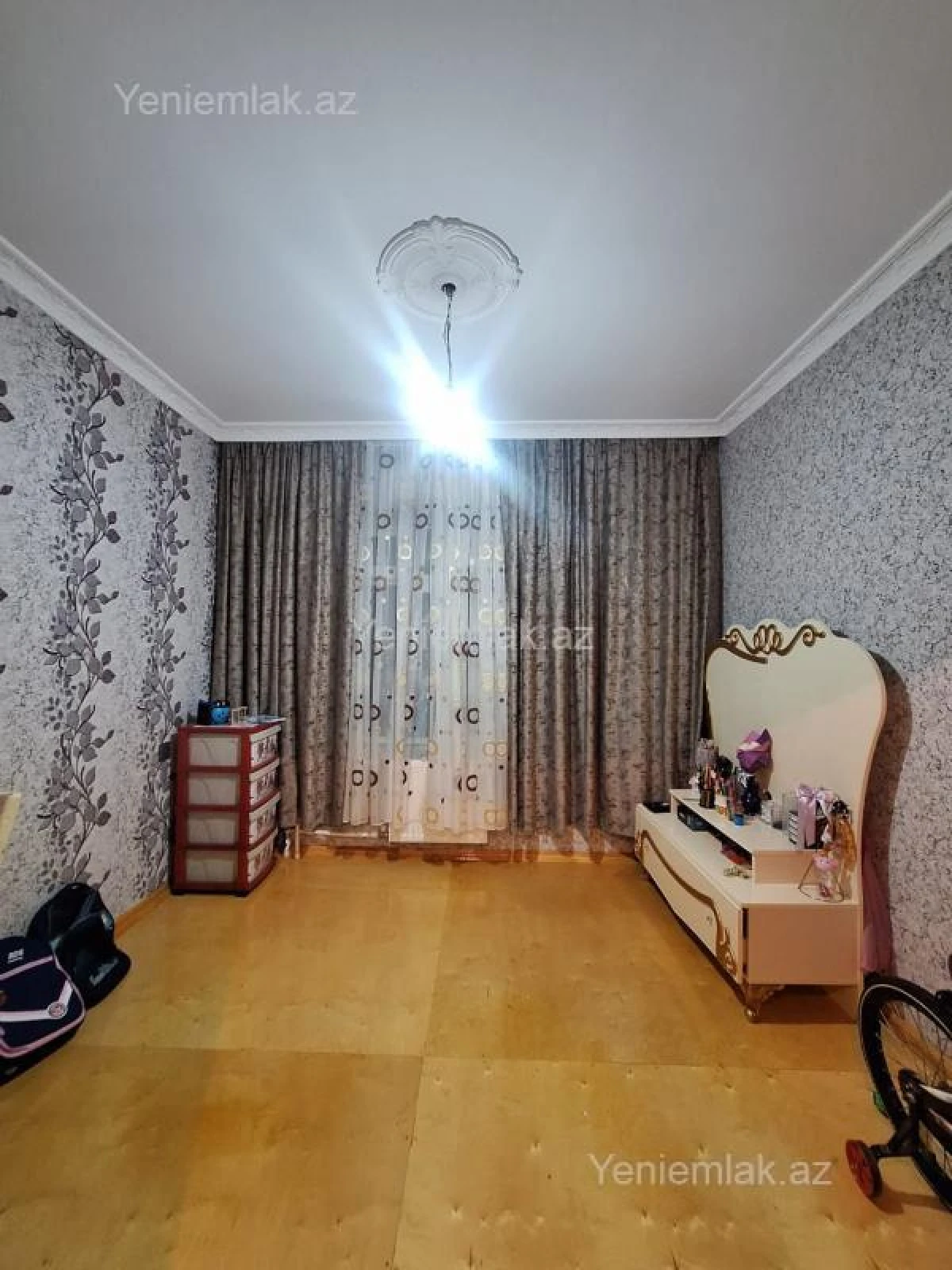 Satılır 4 otaqlı köhnə tikili 82 m²