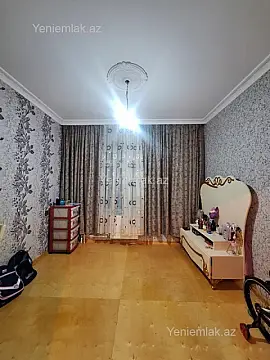 Satılır 4 otaqlı köhnə tikili 82 m²
