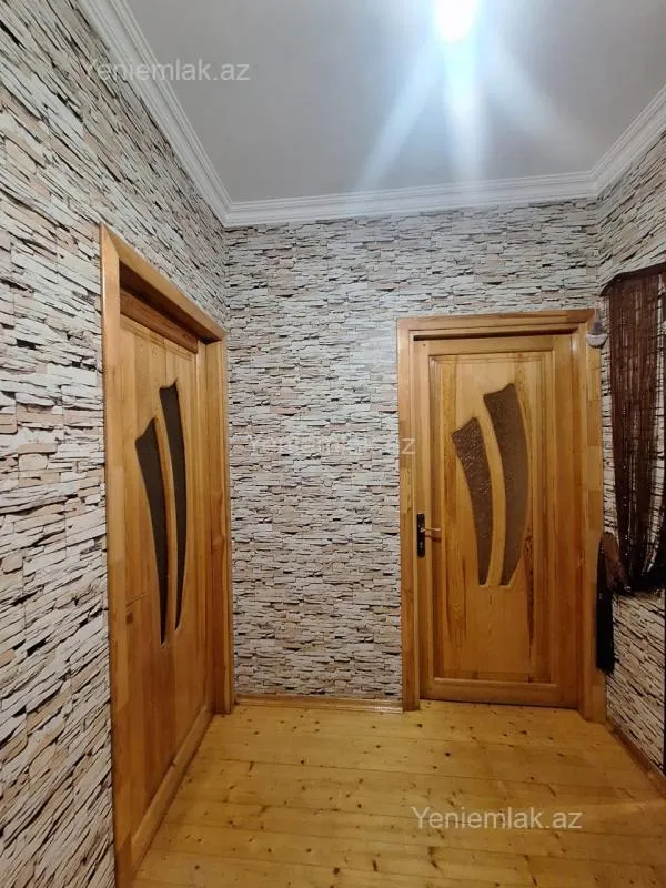 Satılır 4 otaqlı köhnə tikili 82 m²