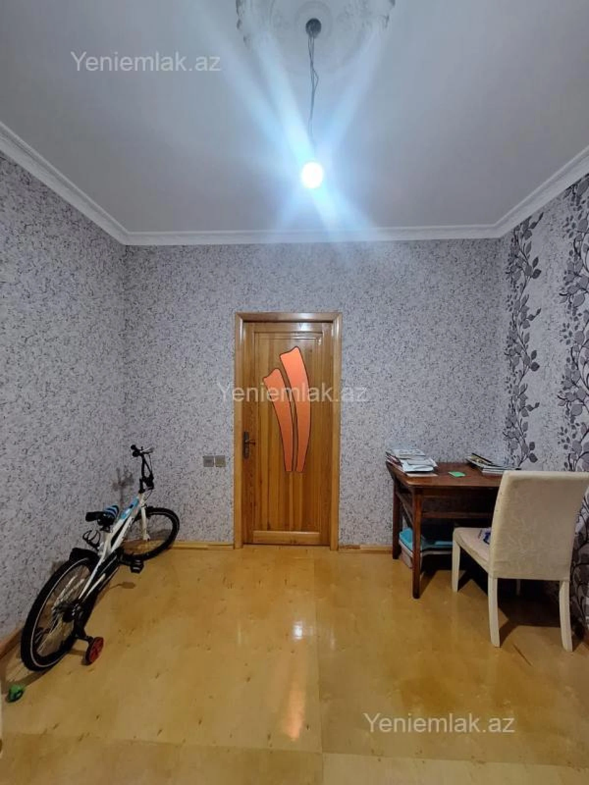 Satılır 4 otaqlı köhnə tikili 82 m²