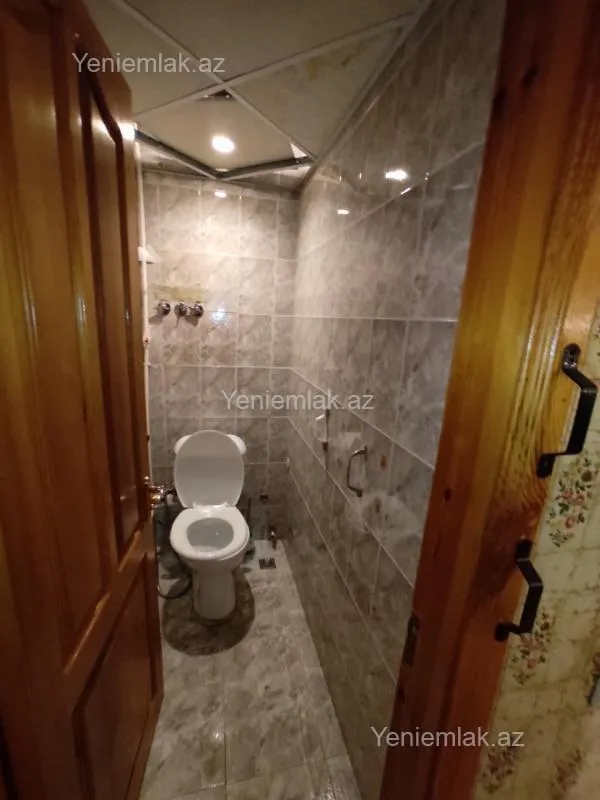 Satılır 2 otaqlı köhnə tikili 60 m²