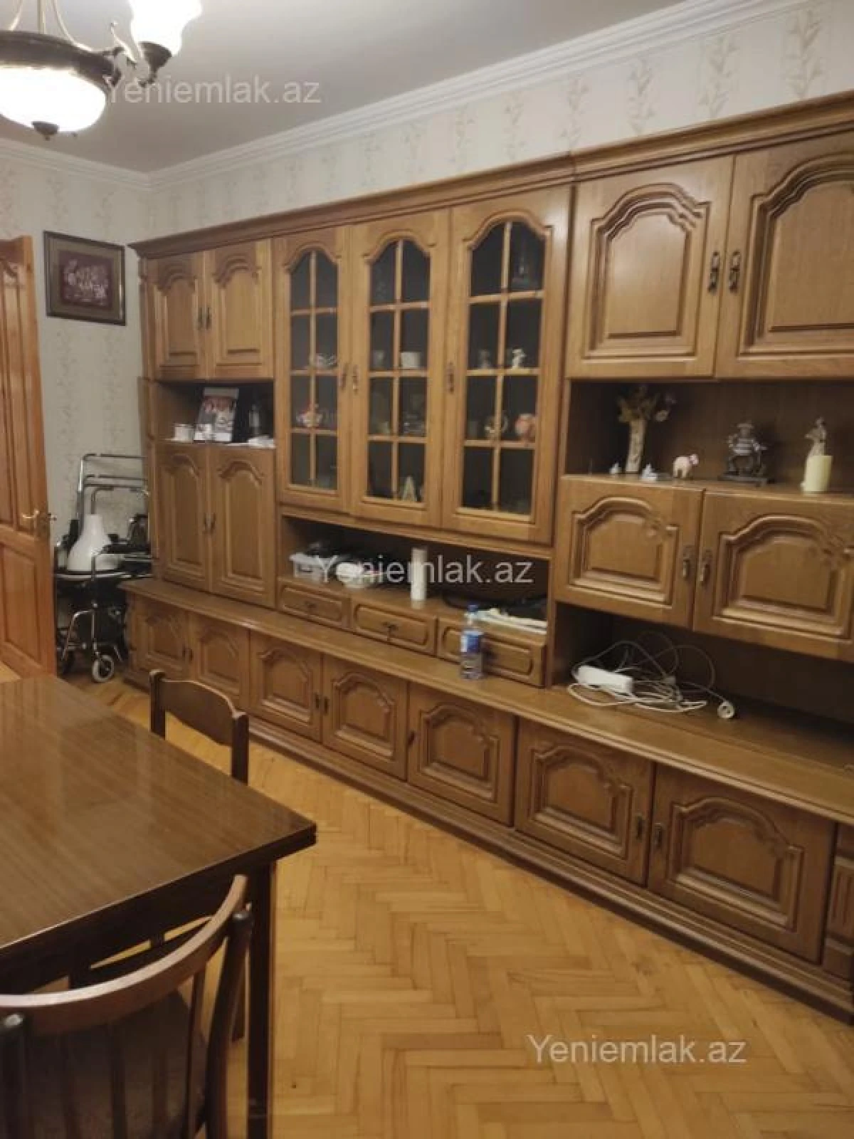 Satılır 2 otaqlı köhnə tikili 60 m²