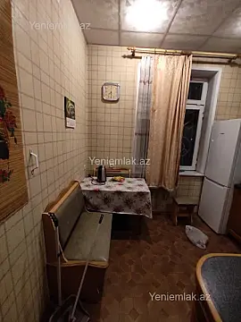 Satılır 2 otaqlı köhnə tikili 60 m²