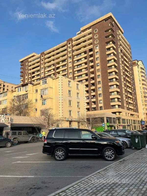 Satılır 2 otaqlı köhnə tikili 60 m²