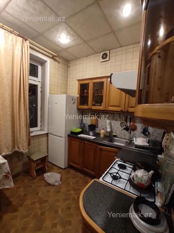 Satılır 2 otaqlı köhnə tikili 60 m²