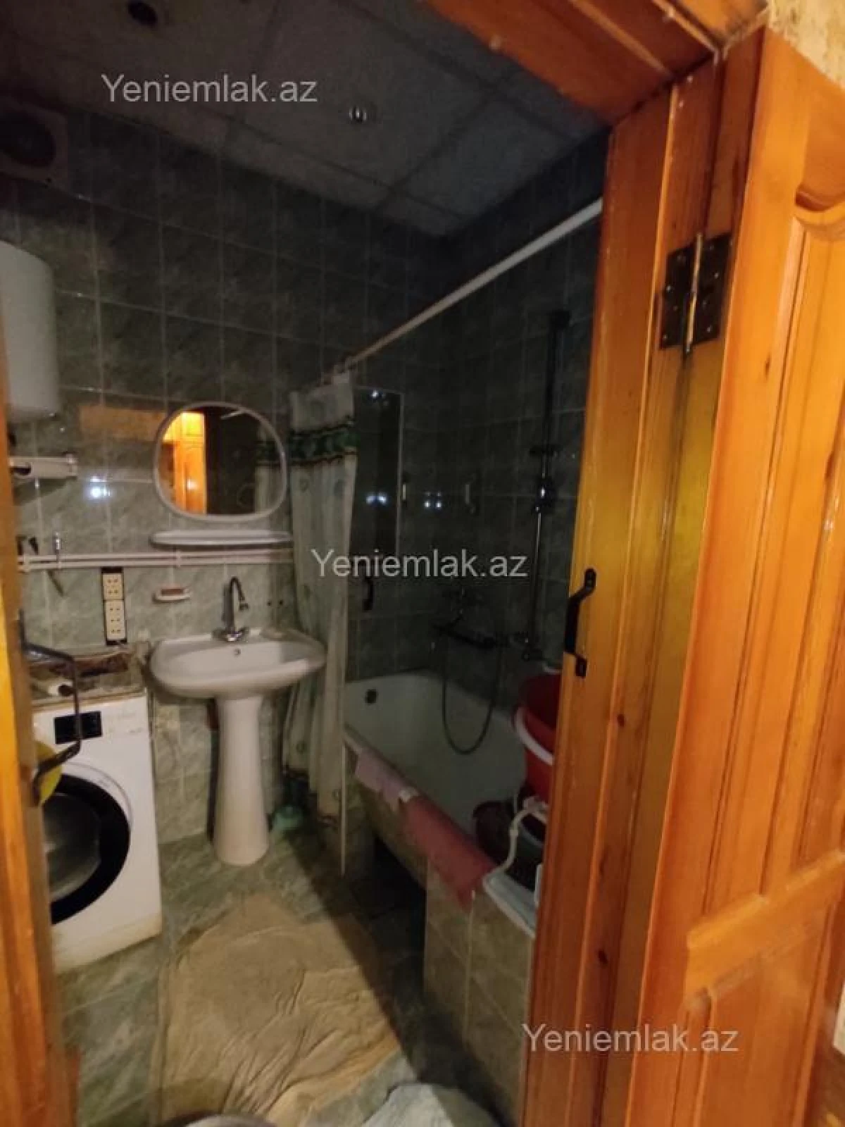 Satılır 2 otaqlı köhnə tikili 60 m²