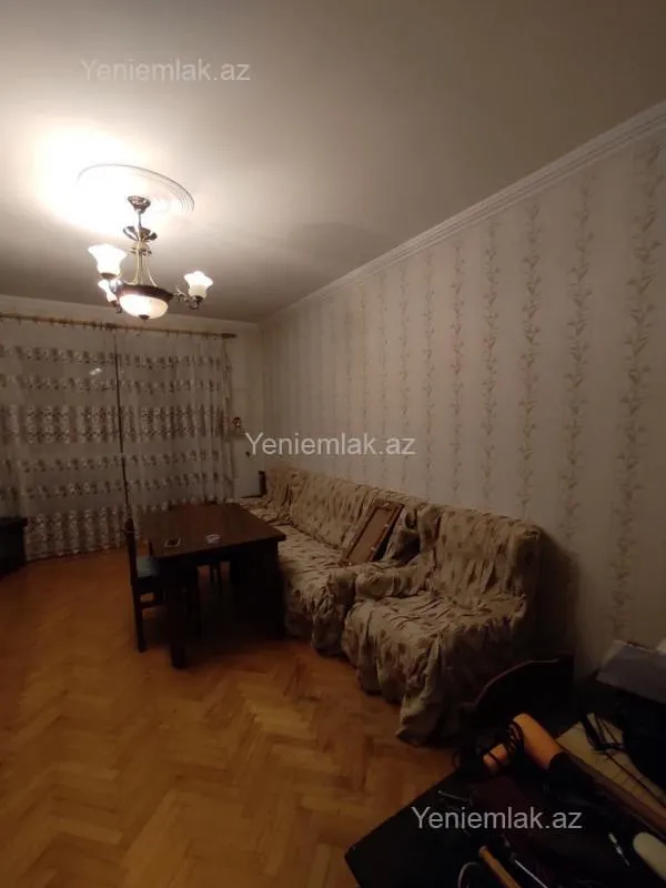 Satılır 2 otaqlı köhnə tikili 60 m²