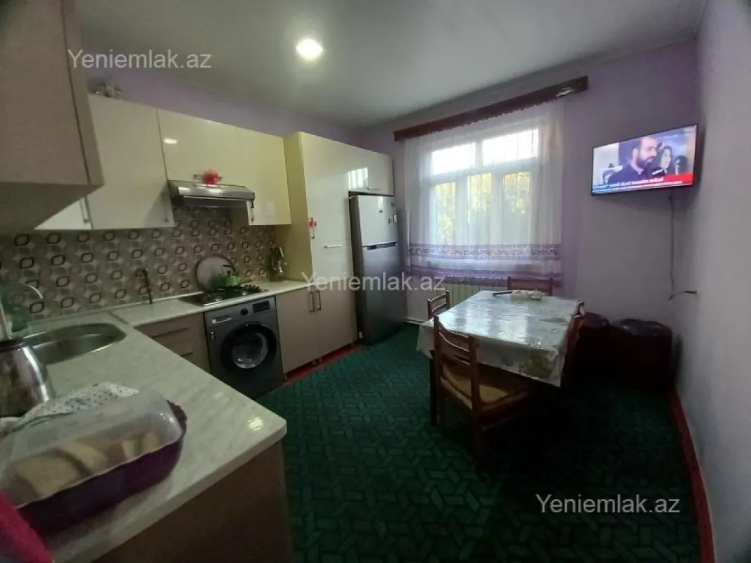 Satılır 4 otaqlı həyət evi 140 m²