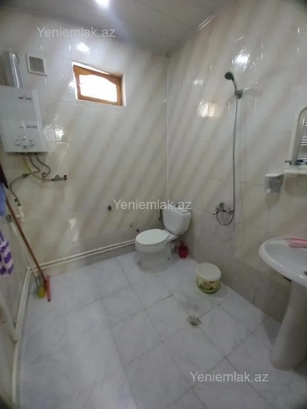 Satılır 4 otaqlı həyət evi 140 m²