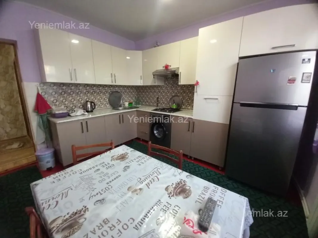 Satılır 4 otaqlı həyət evi 140 m²