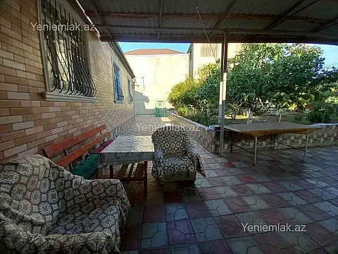 Satılır 4 otaqlı həyət evi 140 m²