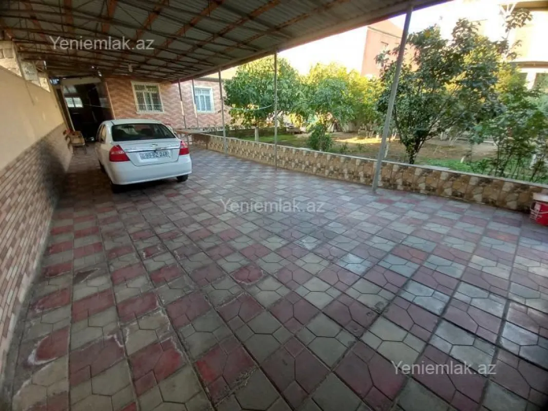 Satılır 4 otaqlı həyət evi 140 m²