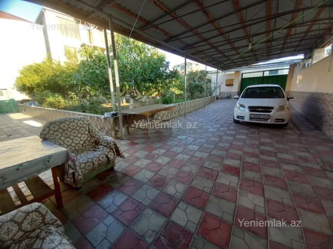 Satılır 4 otaqlı həyət evi 140 m²