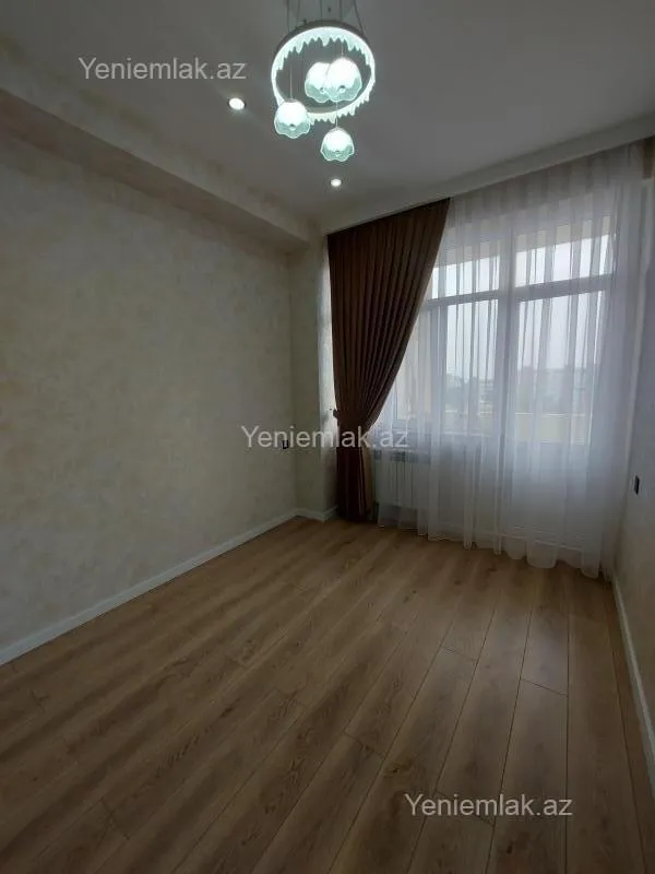 Satılır 3 otaqlı yeni tikili 83.5 m²
