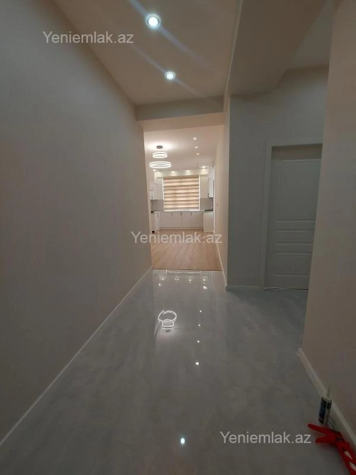 Satılır 3 otaqlı yeni tikili 83.5 m²