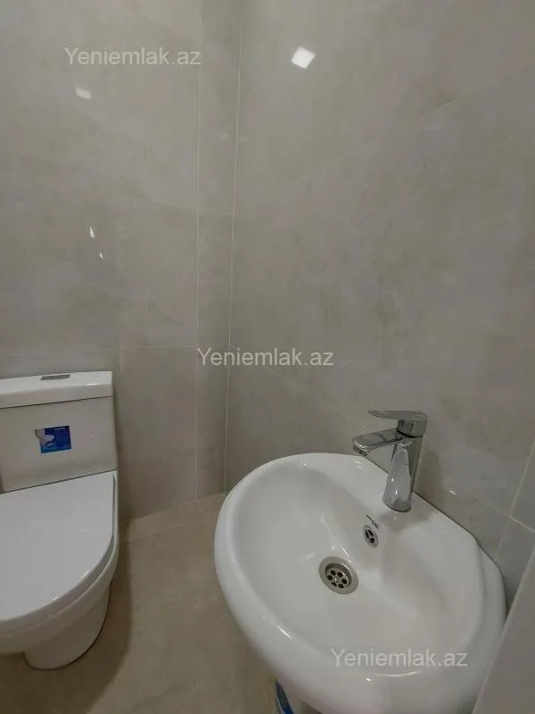 Satılır 3 otaqlı yeni tikili 83.5 m²