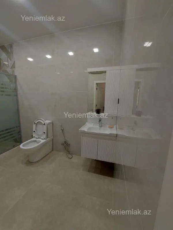 Satılır 3 otaqlı yeni tikili 83.5 m²