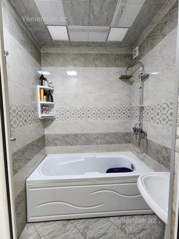 Satılır 4 otaqlı köhnə tikili 90 m²