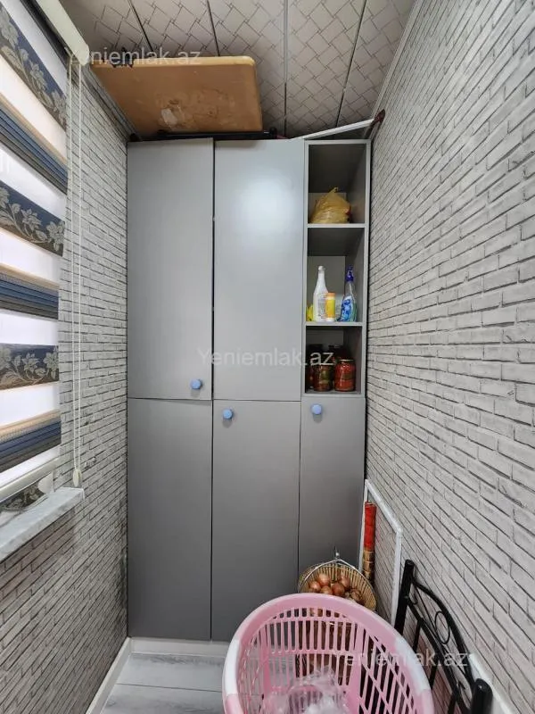 Satılır 4 otaqlı köhnə tikili 90 m²