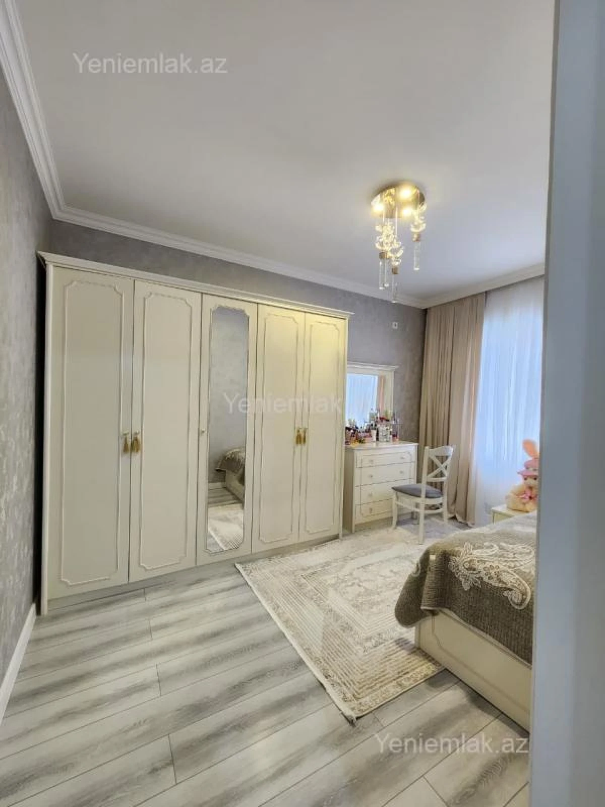 Satılır 4 otaqlı köhnə tikili 90 m²