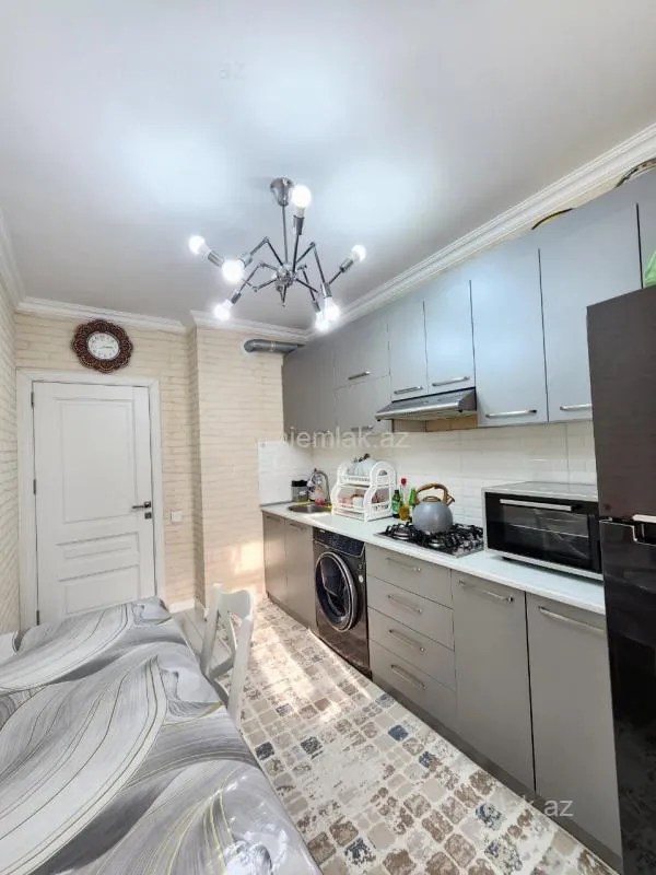 Satılır 4 otaqlı köhnə tikili 90 m²