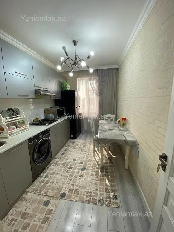 Satılır 4 otaqlı köhnə tikili 90 m²