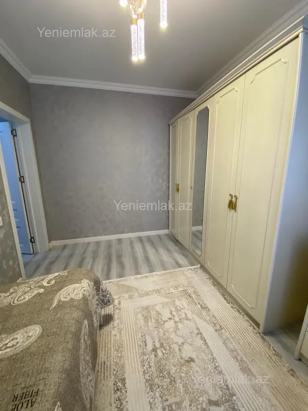 Satılır 4 otaqlı köhnə tikili 90 m²