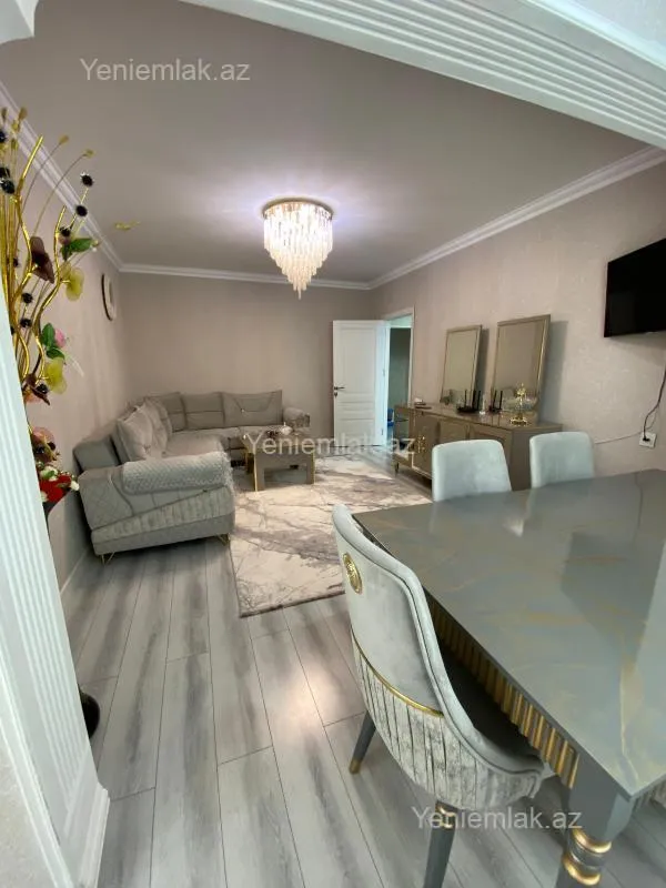 Satılır 4 otaqlı köhnə tikili 90 m²