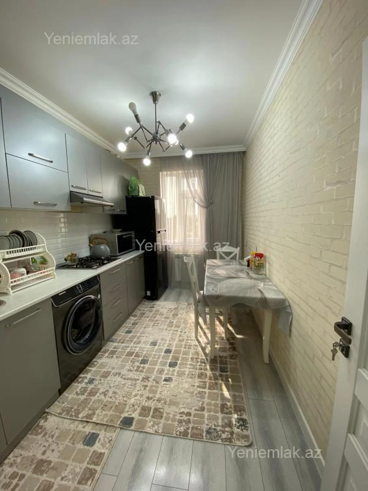 Satılır 4 otaqlı köhnə tikili 90 m²