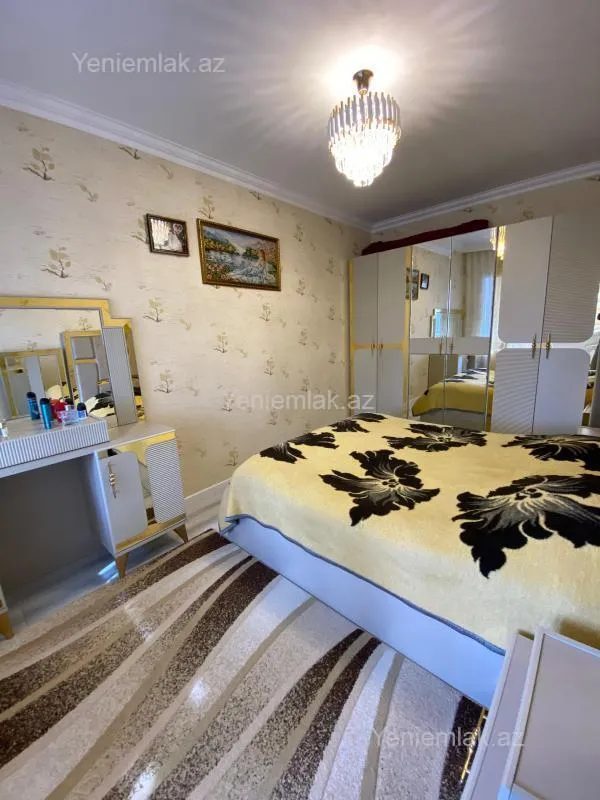 Satılır 4 otaqlı köhnə tikili 90 m²