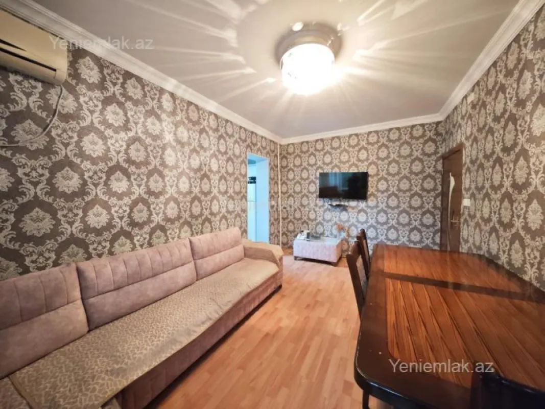 Satılır 2 otaqlı köhnə tikili 40 m²