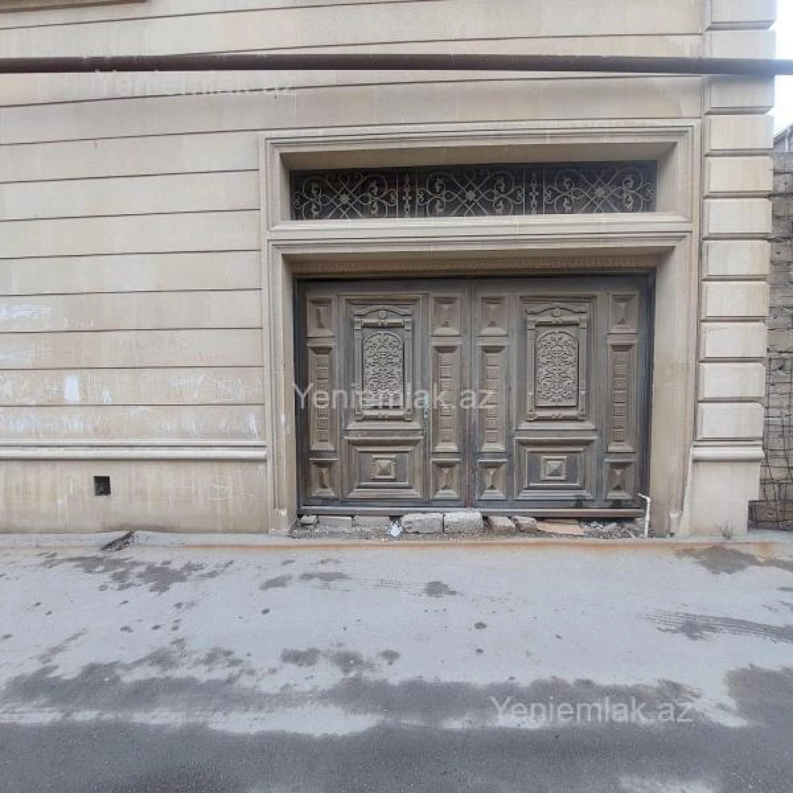 Satılır 9 otaqlı həyət evi 600 m²