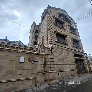 Satılır 9 otaqlı həyət evi 600 m²