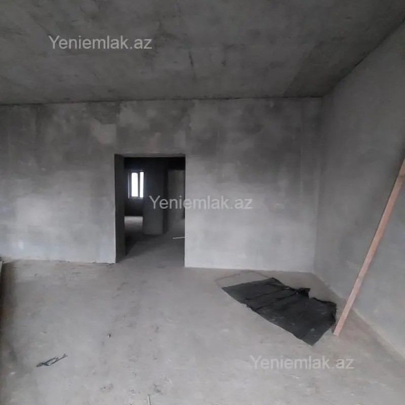 Satılır 9 otaqlı həyət evi 600 m²