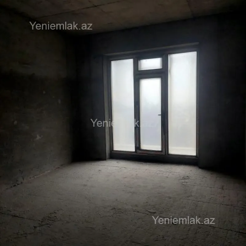 Satılır 9 otaqlı həyət evi 600 m²