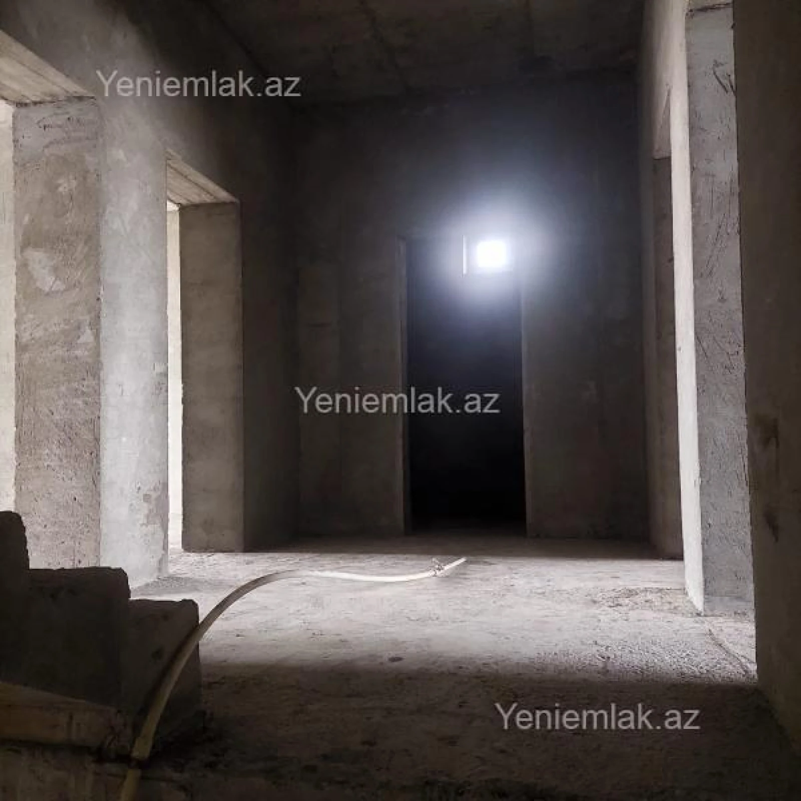 Satılır 9 otaqlı həyət evi 600 m²