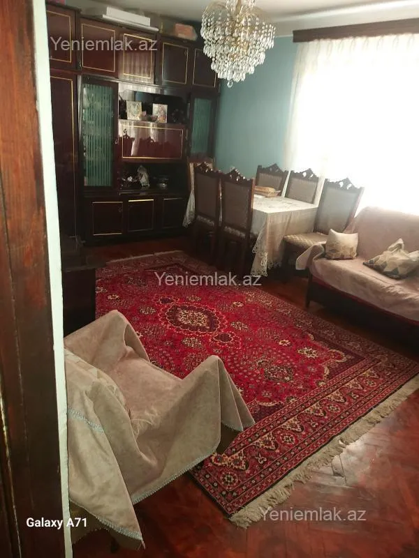Satılır 3 otaqlı köhnə tikili 90 m²