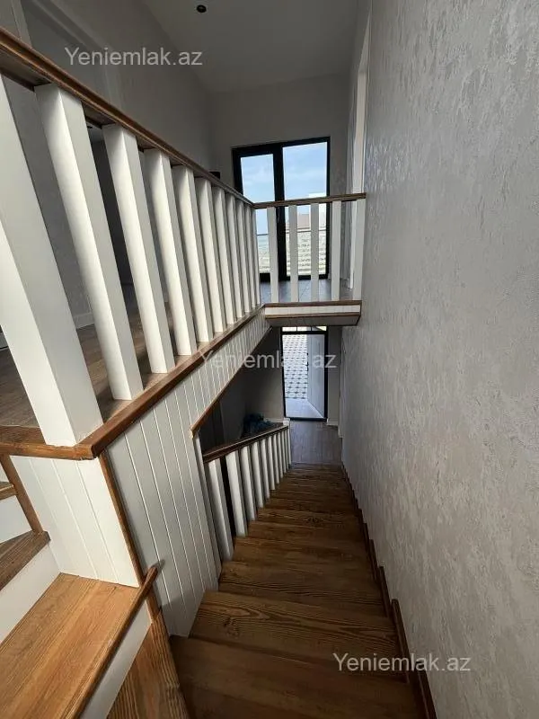 Satılır 4 otaqlı həyət evi 140 m²
