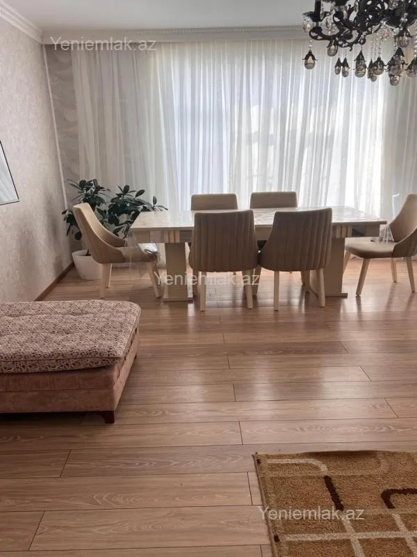 Satılır 6 otaqlı həyət evi 220 m²