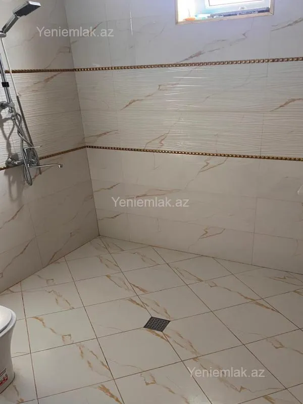 Satılır 6 otaqlı həyət evi 220 m²