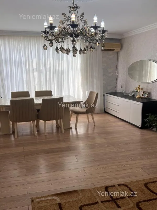 Satılır 6 otaqlı həyət evi 220 m²